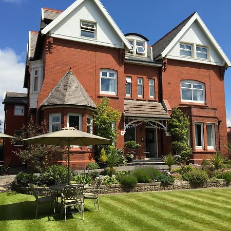 Mode - The Old School House Appartement Lytham St Annes Buitenkant foto