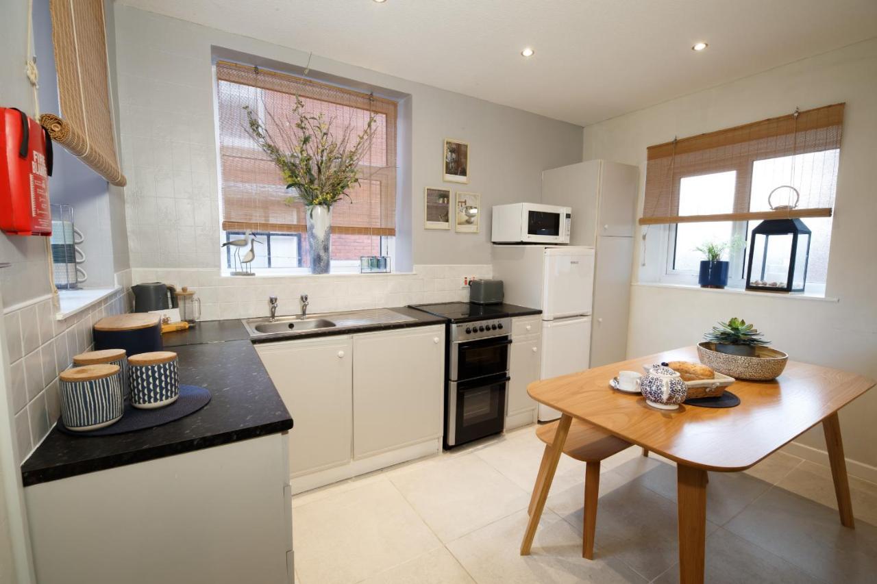 Mode - The Old School House Appartement Lytham St Annes Buitenkant foto