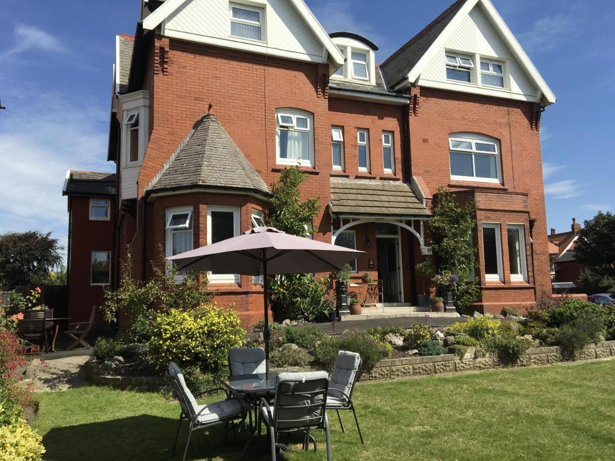 Mode - The Old School House Appartement Lytham St Annes Buitenkant foto